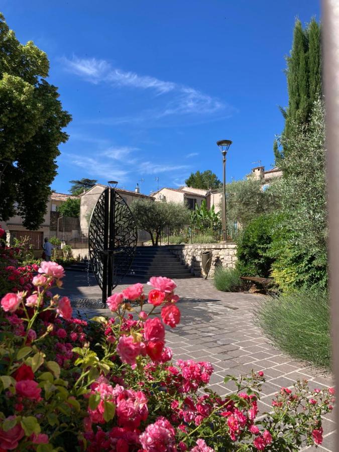 T2 Classé 2* calme au coeur du village provençale Gréoux-les-Bains Extérieur photo